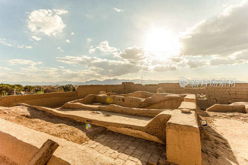 Meybod，Kouhandezh 旧堡垒（纳林城堡）